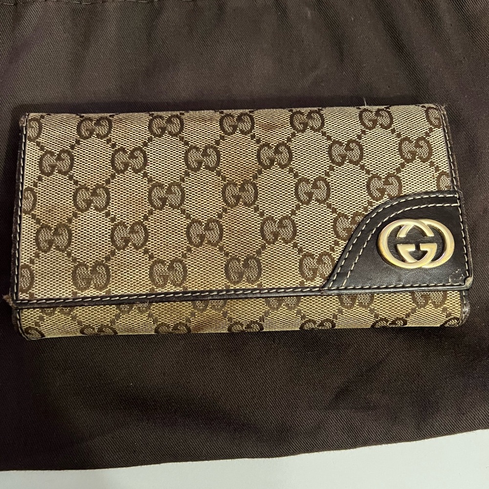 Long Gucci wallet